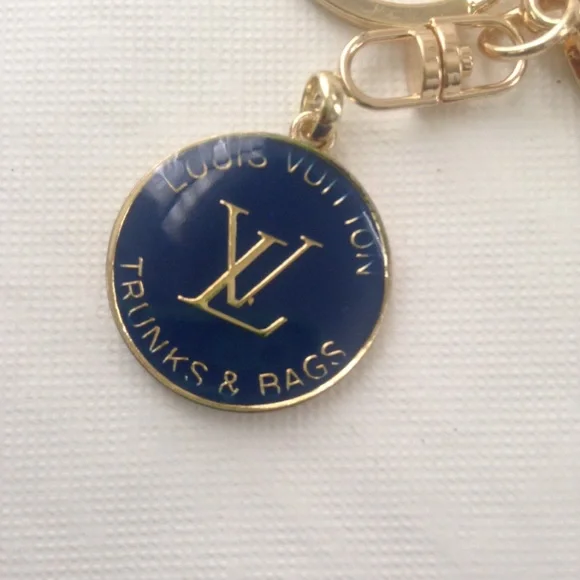 Louis Vuitton 3-way Handbag Charm-Key Chain Neck… - Picture 2 of 8